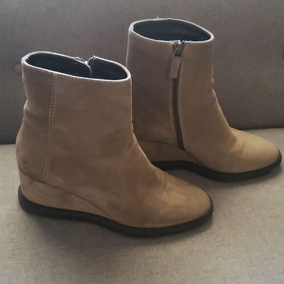 Aquatalia boots women's size 9 suede wedge boots suede neutral zipper vg… - Picture 3 of 16